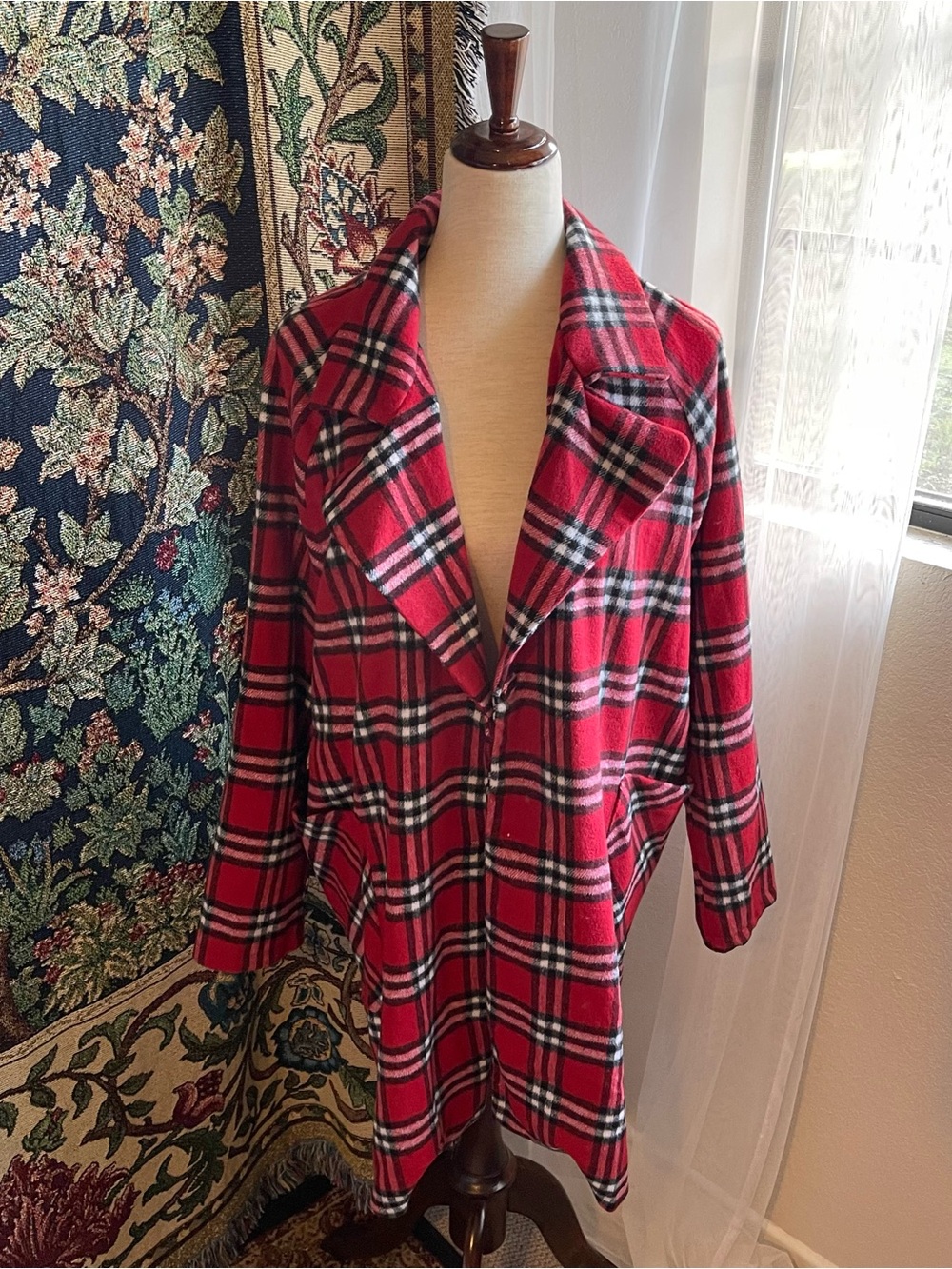 NWT Red, black, and white plaid / tartan flannel coat jacket w button up front